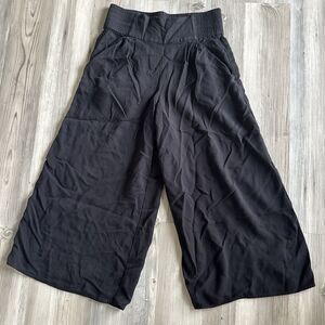 Talula Pull On Elastic Waist Wide Leg Black Cropped Rayon Pants Pockets Size XXS